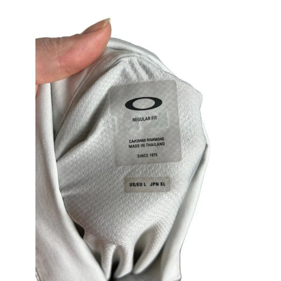 Oakley Gray & White Stripe Polo Size Large Regular Fit Stretch Men’s - Picture 5 of 9